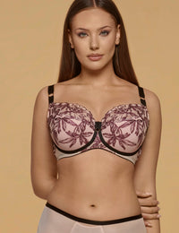 Avril K24 Semi-soft bh

Semi-soft bh, deels voorgevormde cups, online kopen, ondercup licht verstevigd, half verstevigd onderste deel, subtiele ondersteuning, beugel, modellerend effect , mix van comfort en ondersteuning, exclusieve lingerie, luxe lingerie, kanten bh, goede pasvorm, grote cupmaten, Beata lingerie, Europese merken, uniek, stijlvol, tijdloos, roze
