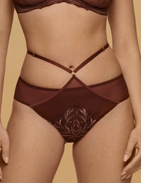 Choco Klassieke slip

Klassieke slip, dames slip, damesondergoed, luxe klassieke slip, comfortabele klassieke slip, fijne pasvorm, elastische slip met luxe afwerking, zachte onderbroek, sexy ondergoed, katoen kruisje, kant details, dames slip met optimale bewegingsvrijheid, slip voor dames in de maat S, M, L, XL, 2XL, 3XL, online kopen, Beata lingerie, vrouwelijke slip, Europese merken, exclusieve lingerie, luxe lingerie, uniek, stijlvol, tijdloos, bruin
