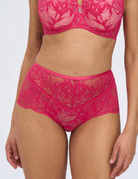 Euphoric Maxi slip

Hoge slip, hoge tailleslip, grote maten, corrigerende slip, dames slip, damesondergoed, fijne pasvorm, katoen kruisje, kant details, online kopen, vrouwelijke slip, Europese merken, elastische slip met luxe afwerking, zachte ondersteuning, elegante afwerking, Beata lingerie, luxe lingerie online, uniek, stijlvol, tijdloos, roze
