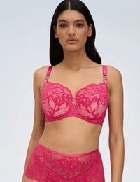 Euphoric Semi-soft bh

Semi-soft bh, deels voorgevormde cups, online kopen, ondercup licht verstevigd, half verstevigd onderste deel, subtiele ondersteuning, beugel, modellerend effect , mix van comfort en ondersteuning, exclusieve lingerie, luxe lingerie, kanten bh, goede pasvorm, grote cupmaten, Beata lingerie, Europese merken, uniek, stijlvol, tijdloos, roze
