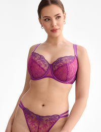 Fiora B161 Soft bh

Soft bh, zachte bh, zonder vulling, lichte bh, niet voorgevormde cups, beugel bh, niet gevulde bh, natuurlijk silhouet, zachte ondersteuning, comfortabele pasvorm, luxe lingerie, exclusieve lingerie, Europese merken, online soft bh kopen, kanten bh, grote cupmaten, Beata lingerie, uniek, stijlvol, tijdloos, fuchsia

