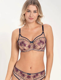 Frida A143 Soft bh

Soft bh, zachte bh, zonder vulling, lichte bh, niet voorgevormde cups, beugel bh, niet gevulde bh, natuurlijk silhouet, zachte ondersteuning, comfortabele pasvorm, luxe lingerie, exclusieve lingerie, Europese merken, online soft bh kopen, kanten bh, grote cupmaten, Beata lingerie, uniek, stijlvol, tijdloos, blauw
