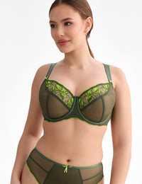 Olivia B161 Soft bh

Soft bh, zachte bh, zonder vulling, lichte bh, niet voorgevormde cups, beugel bh, niet gevulde bh, natuurlijk silhouet, zachte ondersteuning, comfortabele pasvorm, luxe lingerie, exclusieve lingerie, Europese merken, online soft bh kopen, kanten bh, grote cupmaten, Beata lingerie, uniek, stijlvol, tijdloos, groen
