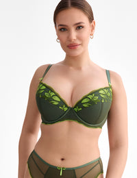 Olivia B214 Push-up bh

Push-up bh, bh met opvulling, voller decolleté, bh met push-up pads, online push-up bh kopen, push-up bh met geïntegreerde kussentjes, sexy bh die decolleté accentueert, push-up bh voor kleine en middelgrote borsten, bh die de buste lift en centreert, verleidelijke look, volume gevend met diepe uitsnijding, comfortabel push-up bh, exclusieve lingerie, luxe lingerie, exclusieve push-up bh met beugel, Beata lingerie, Europese merken, uniek, stijlvol, tijdloos, groen
