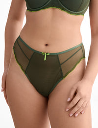 Olivia C322 Braziliaanse slip

Brazilian slip, braziliaanse slip, dames slip, damesondergoed, luxe brazilian slip, comfortabele brazilian slip, fijne pasvorm, elastische slip met luxe afwerking, zachte onderbroek, sexy ondergoed, katoen kruisje, kant details, dames slip met optimale bewegingsvrijheid, brazilian slip voor dames in de maat S, M, L, XL, 2XL, 3XL, online kopen, Beata lingerie, vrouwelijke brazilian slip, Europese merken, exclusieve lingerie, luxe lingerie, uniek, stijlvol, tijdloos, groen
