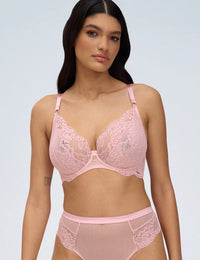 Powder whisper roze Soft bh

Soft bh, zachte bh, zonder vulling, lichte bh, niet voorgevormde cups, beugel bh, niet gevulde bh, natuurlijk silhouet, zachte ondersteuning, comfortabele pasvorm, luxe lingerie, exclusieve lingerie, Europese merken, online soft bh kopen, kanten bh, grote cupmaten, Beata lingerie, uniek, stijlvol, tijdloos, roze
