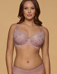 Quinn Semi-soft bh K37
Semi-soft bh, deels voorgevormde cups, online kopen, ondercup licht verstevigd, half verstevigd onderste deel, subtiele ondersteuning, beugel, modellerend effect , mix van comfort en ondersteuning, exclusieve lingerie, luxe lingerie, kanten bh, goede pasvorm, grote cupmaten, Beata lingerie, Europese merken, uniek, stijlvol, tijdloos roze
