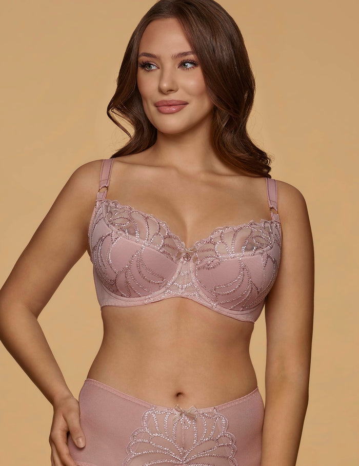 Quinn Semi-soft bh K24
Semi-soft bh, deels voorgevormde cups, online kopen, ondercup licht verstevigd, half verstevigd onderste deel, subtiele ondersteuning, beugel, modellerend effect , mix van comfort en ondersteuning, exclusieve lingerie, luxe lingerie, kanten bh, goede pasvorm, grote cupmaten, Beata lingerie, Europese merken, uniek, stijlvol, tijdloos, roze
