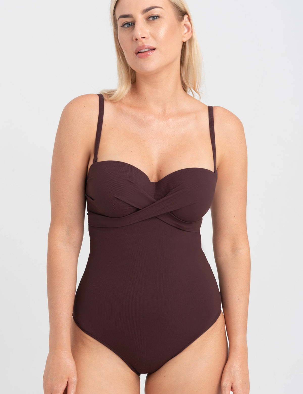 Venus badpak / I450 bruin