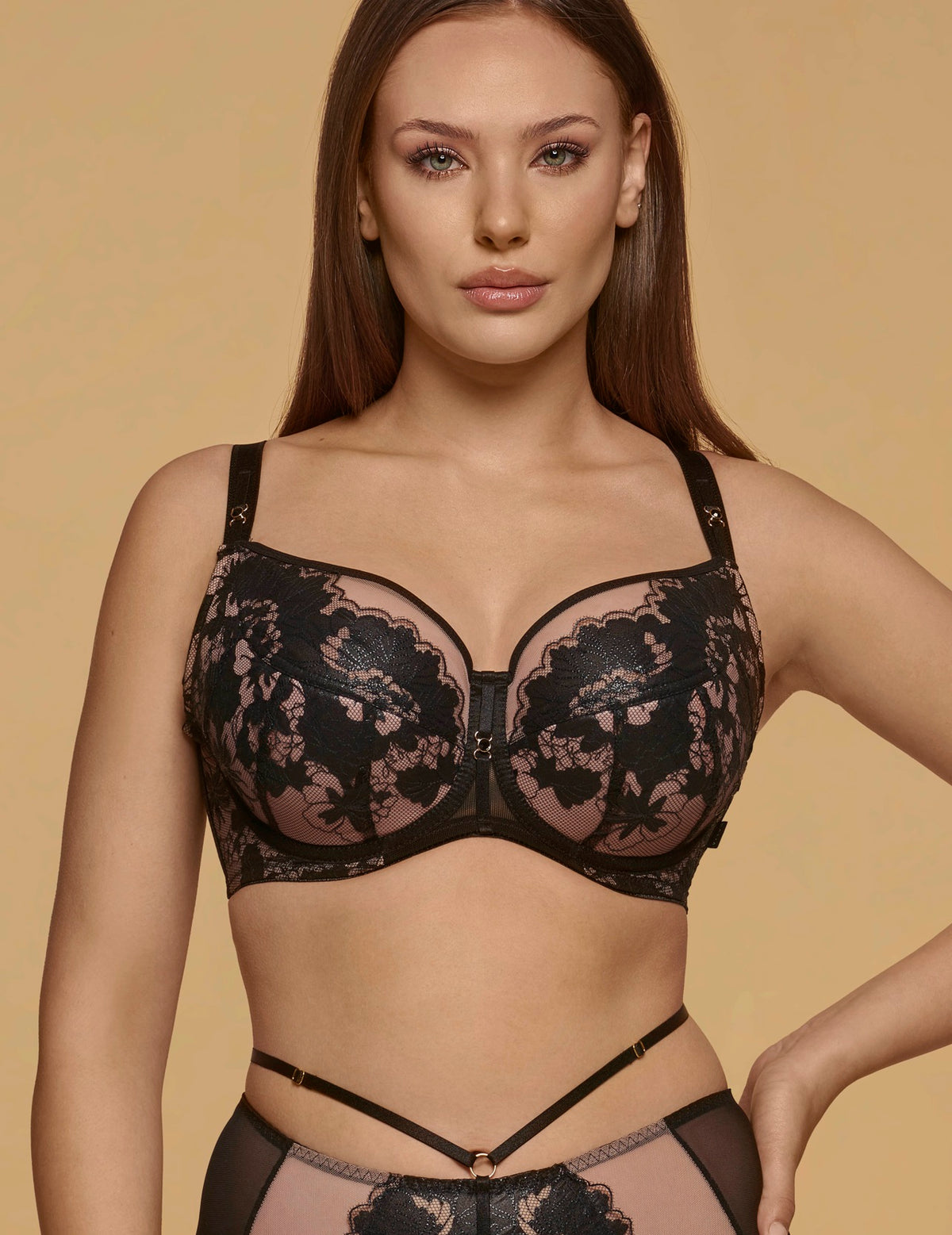 Winter K37 Semi-soft bh

Semi-soft bh, deels voorgevormde cups, online kopen, ondercup licht verstevigd, half verstevigd onderste deel, subtiele ondersteuning, beugel, modellerend effect , mix van comfort en ondersteuning, exclusieve lingerie, luxe lingerie, kanten bh, goede pasvorm, grote cupmaten, Beata lingerie, Europese merken, uniek, stijlvol, tijdloos, zwart
