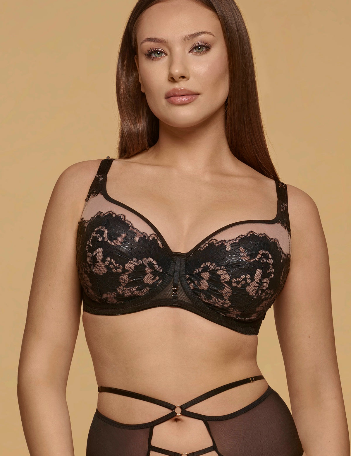 Winter K42 Soft bh

Soft bh, zachte bh, zonder vulling, lichte bh, niet voorgevormde cups, beugel bh, niet gevulde bh, natuurlijk silhouet, zachte ondersteuning, comfortabele pasvorm, luxe lingerie, exclusieve lingerie, Europese merken, online soft bh kopen, kanten bh, grote cupmaten, Beata lingerie, uniek, stijlvol, tijdloos, zwart
